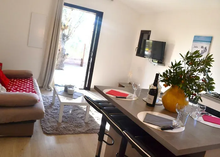 בית נופש Les Bergeries De Petralonga