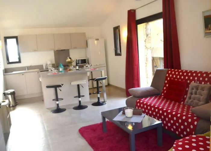 Les Bergeries De Petralonga * סוטה