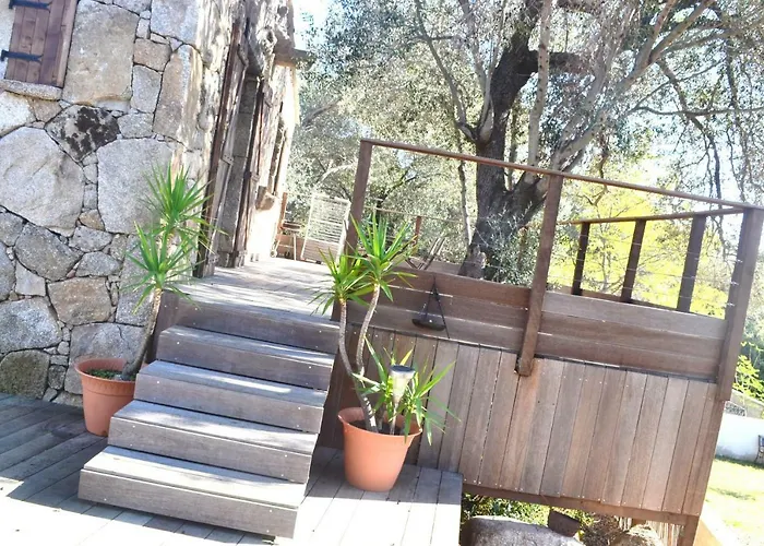 בית נופש Les Bergeries De Petralonga *